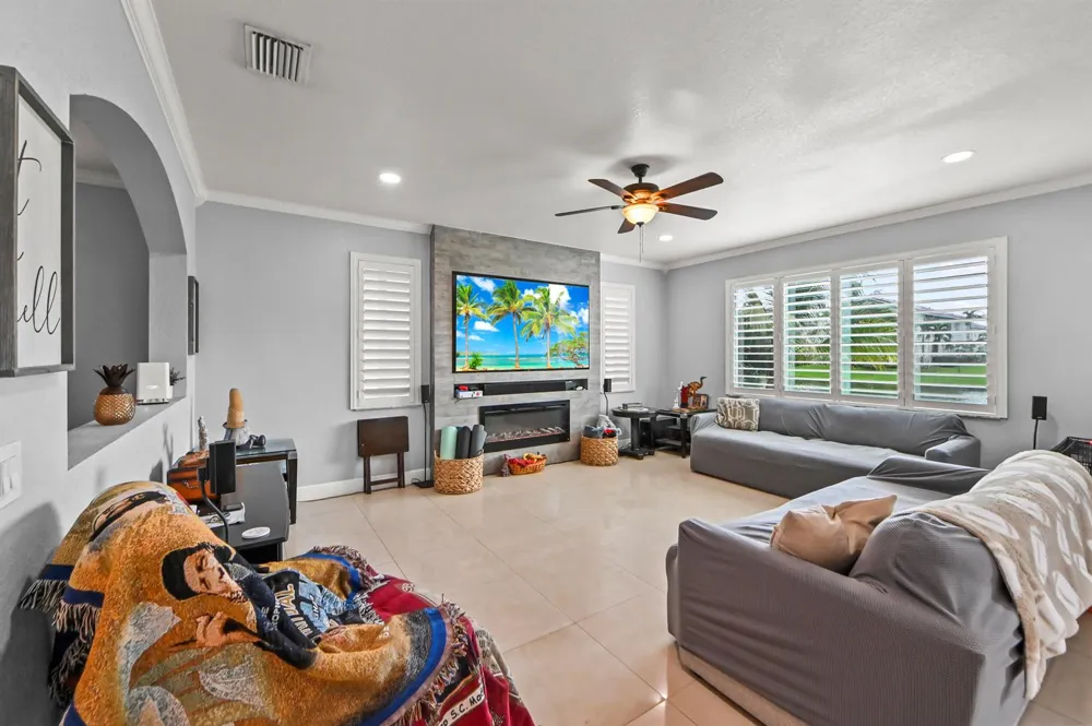1006 Center Stone Lane Riviera Beach, FL 33404