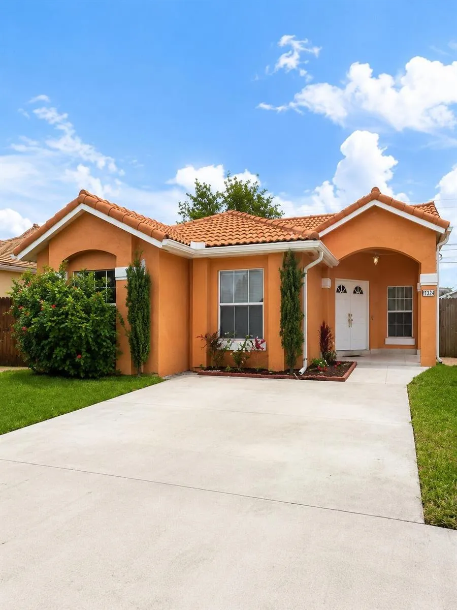 863 NW 122ND AVENUE Miami, FL 33182