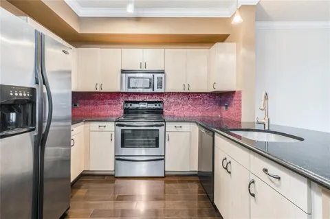 533 NE 3rd Avenue #319