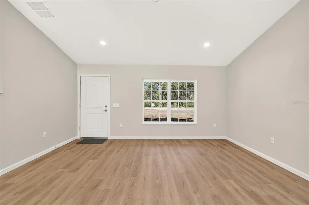 25 FISHER WAY TRAK Ocklawaha, FL 32179