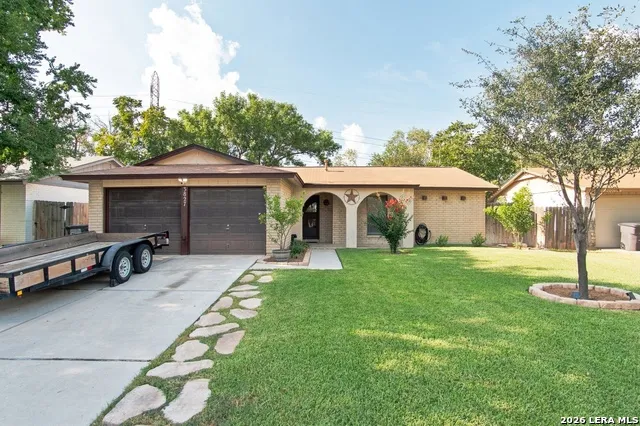 3827 BRIAR HOLLOW ST San Antonio, TX 78247