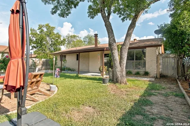 3827 BRIAR HOLLOW ST San Antonio, TX 78247