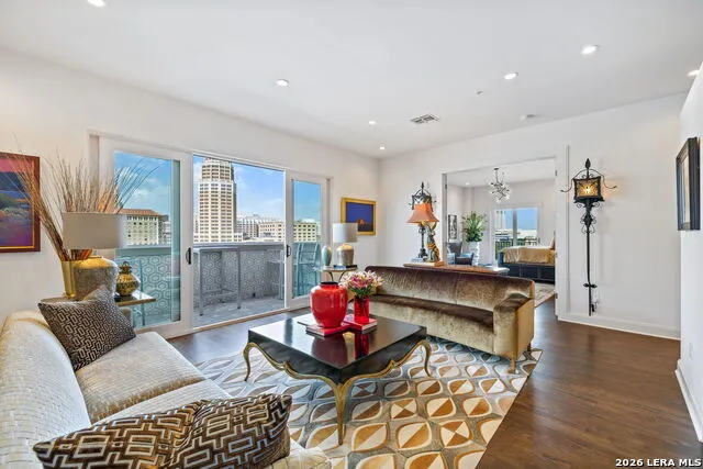 230 Dwyer Ave #701 San Antonio, TX 78204