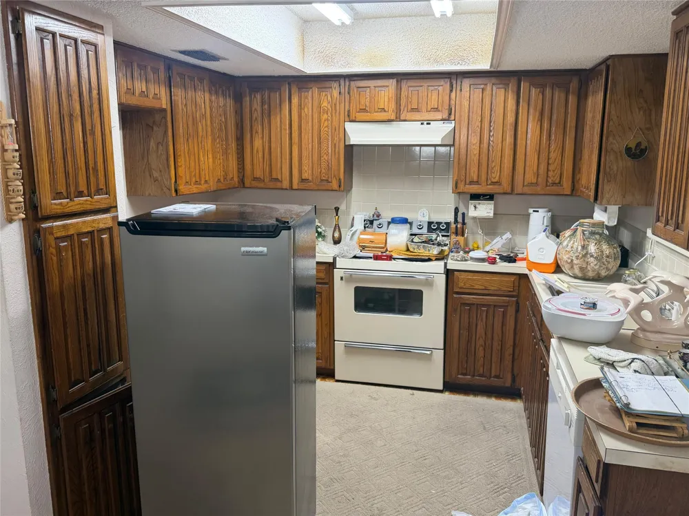 1002 Shana Court Arlington, TX 76014