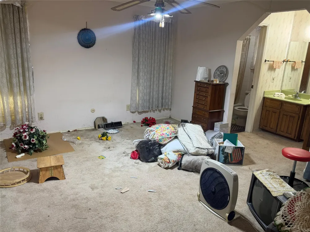 1002 Shana Court Arlington, TX 76014