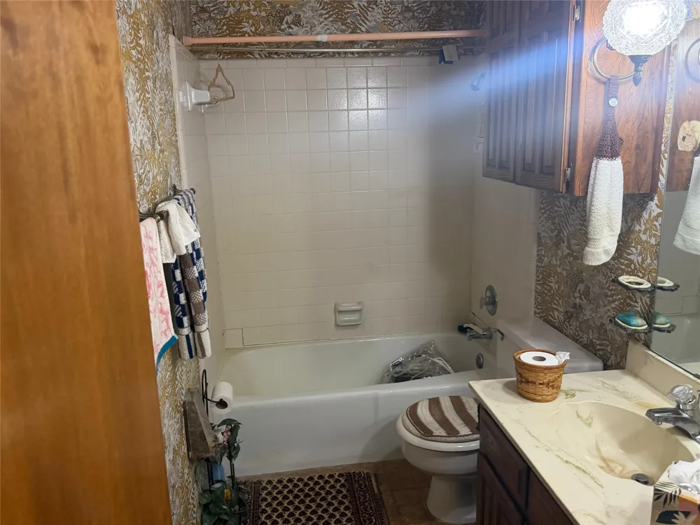 1002 Shana Court Arlington, TX 76014
