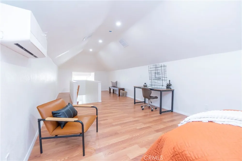 232 W 40th Place Los Angeles, CA 90037
