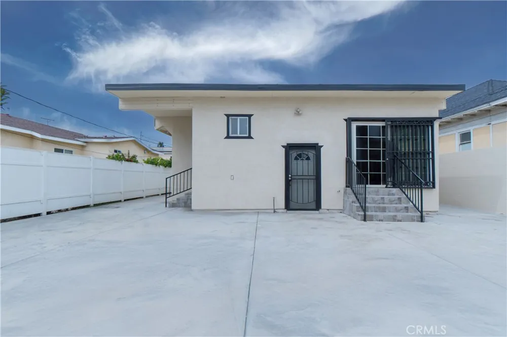 232 W 40th Place Los Angeles, CA 90037