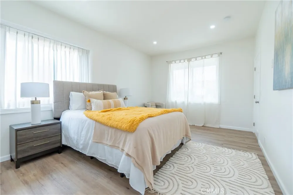 232 W 40th Place Los Angeles, CA 90037