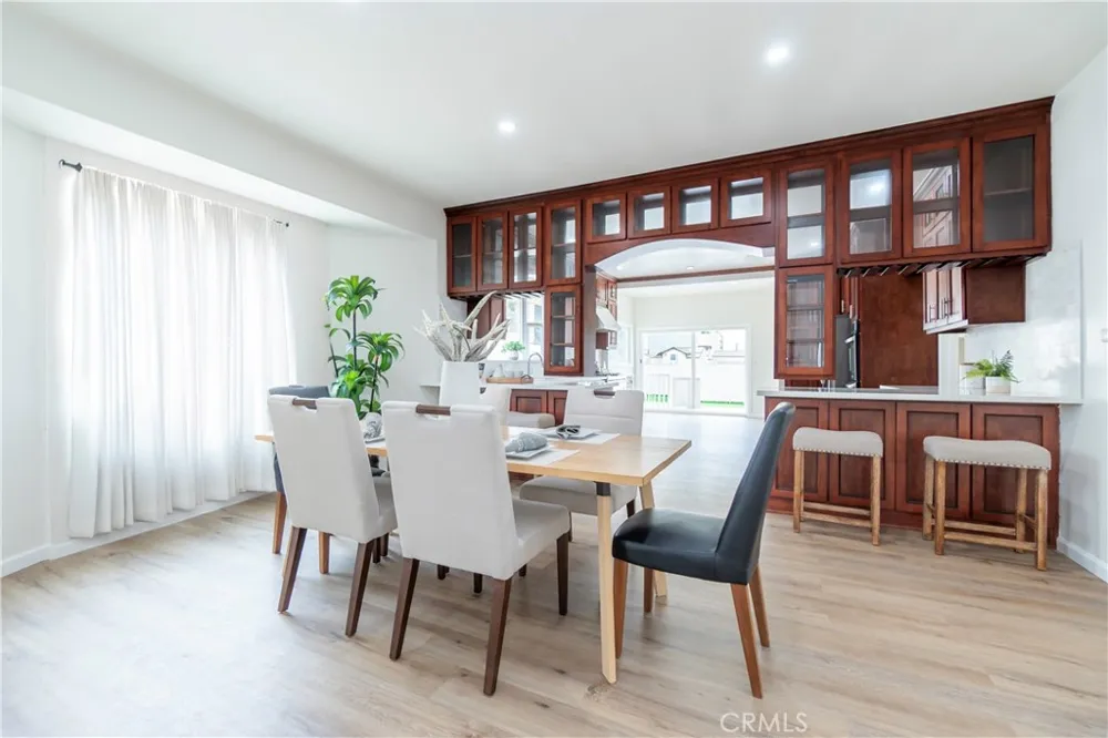 232 W 40th Place Los Angeles, CA 90037