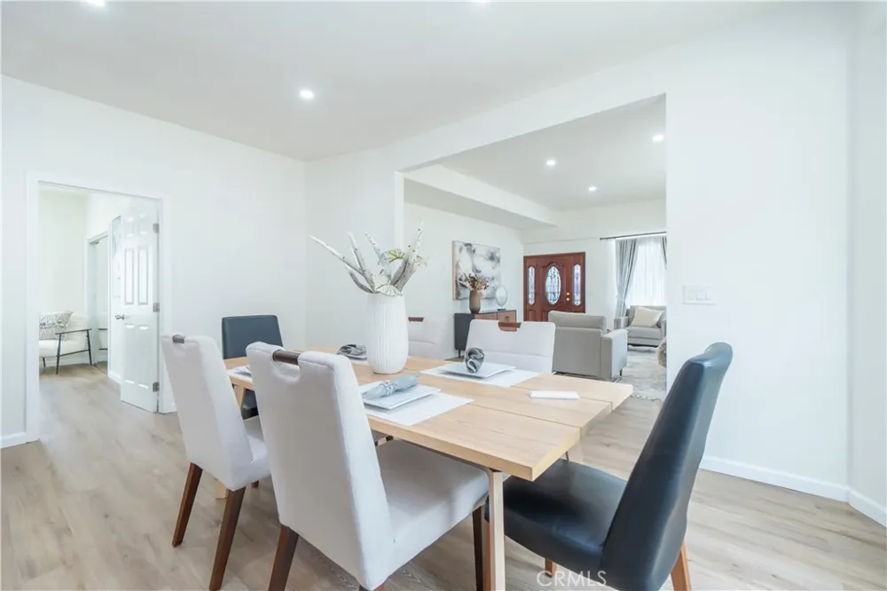232 W 40th Place Los Angeles, CA 90037