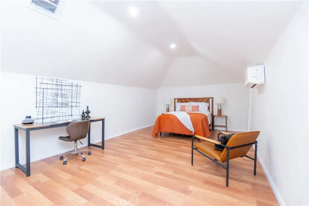 232 W 40th Place Los Angeles, CA 90037
