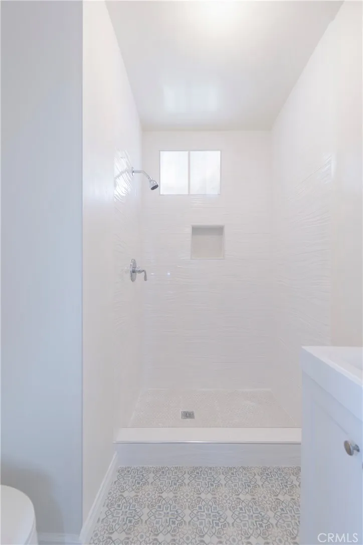 232 W 40th Place Los Angeles, CA 90037