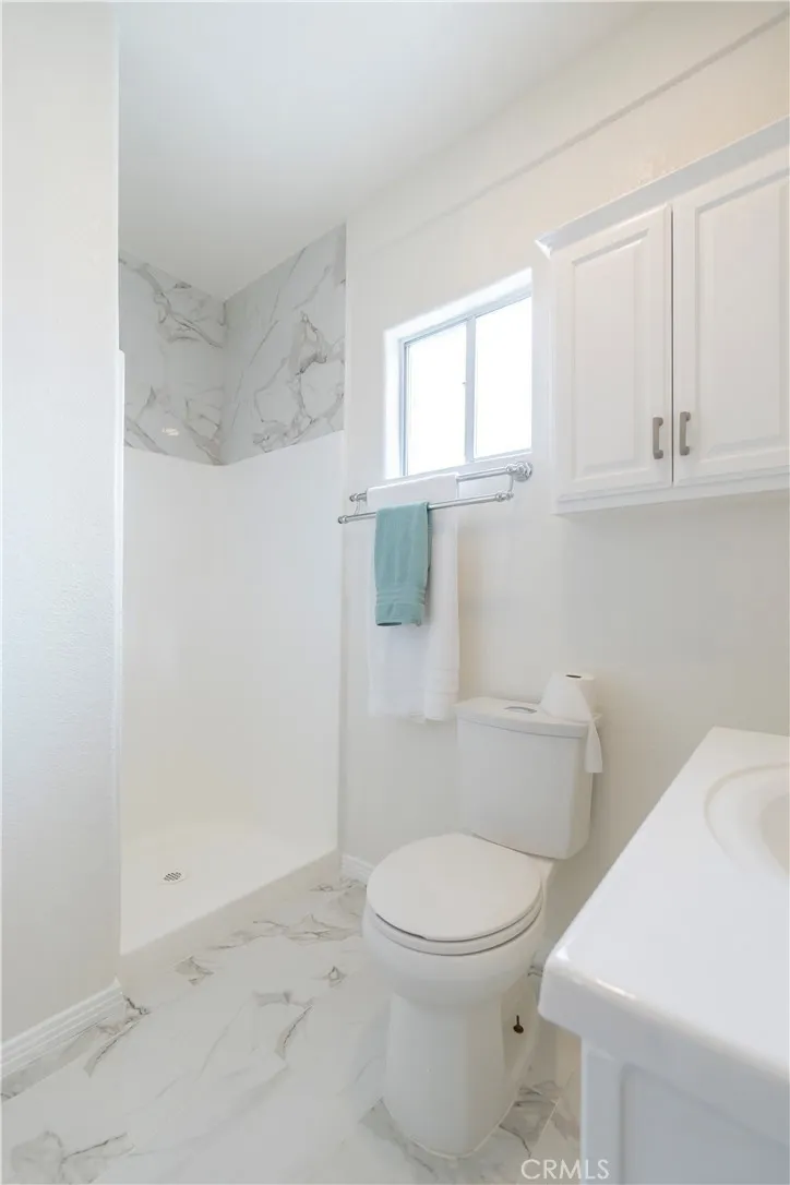 232 W 40th Place Los Angeles, CA 90037
