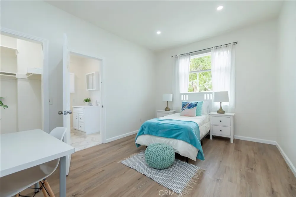 232 W 40th Place Los Angeles, CA 90037
