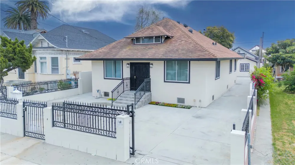 232 W 40th Place Los Angeles, CA 90037