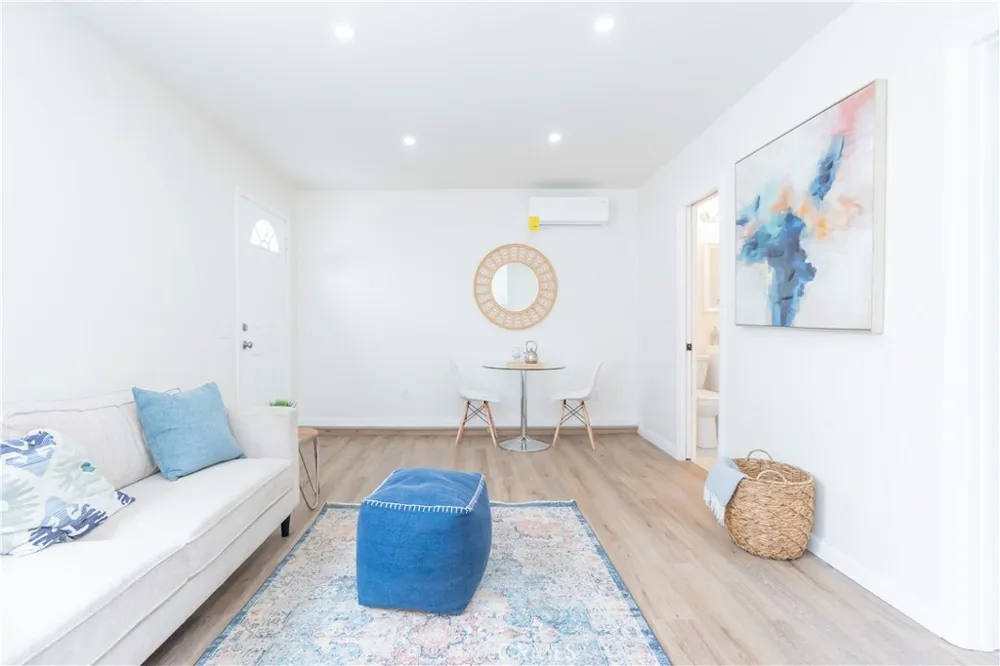 232 W 40th Place Los Angeles, CA 90037