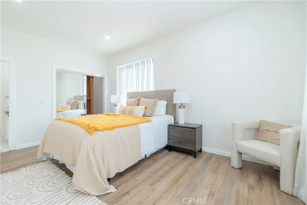 232 W 40th Place Los Angeles, CA 90037