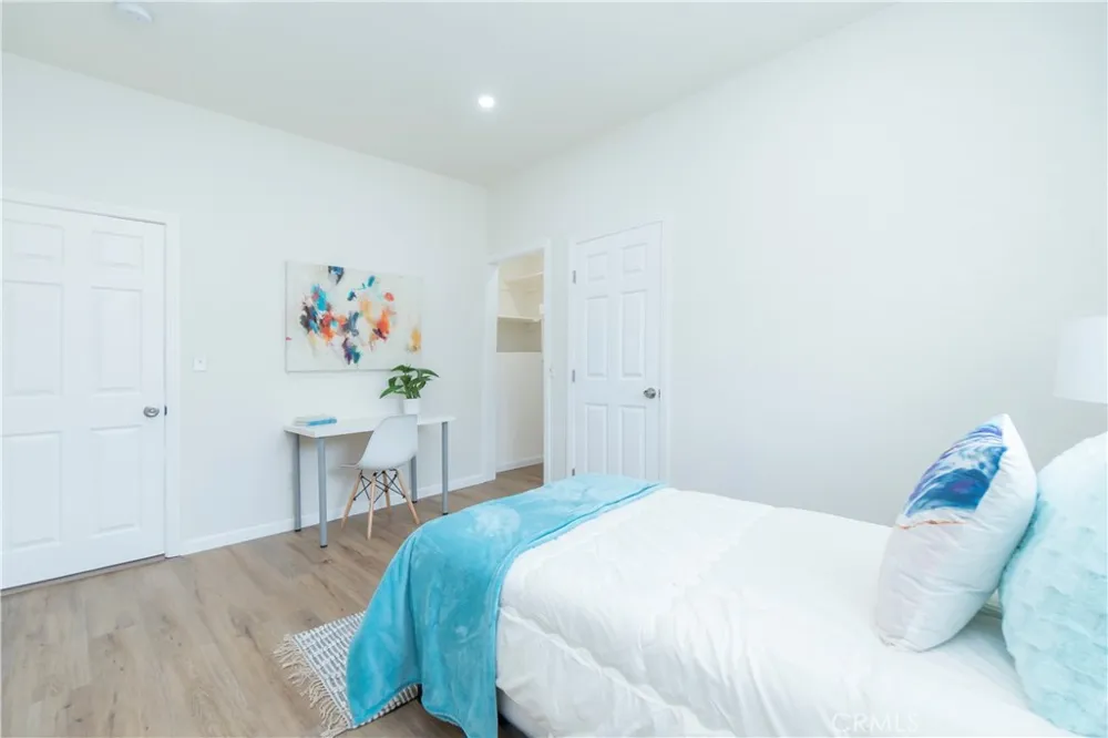 232 W 40th Place Los Angeles, CA 90037