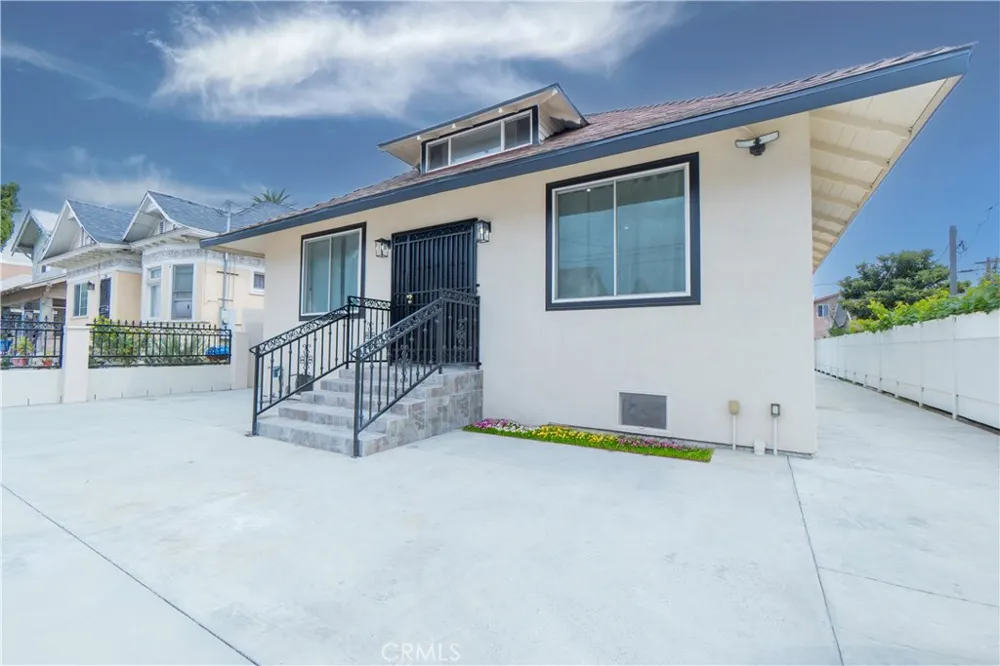 232 W 40th Place Los Angeles, CA 90037