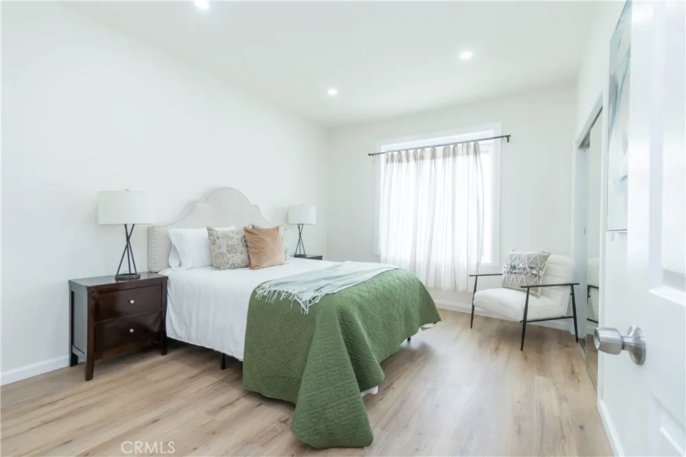 232 W 40th Place Los Angeles, CA 90037