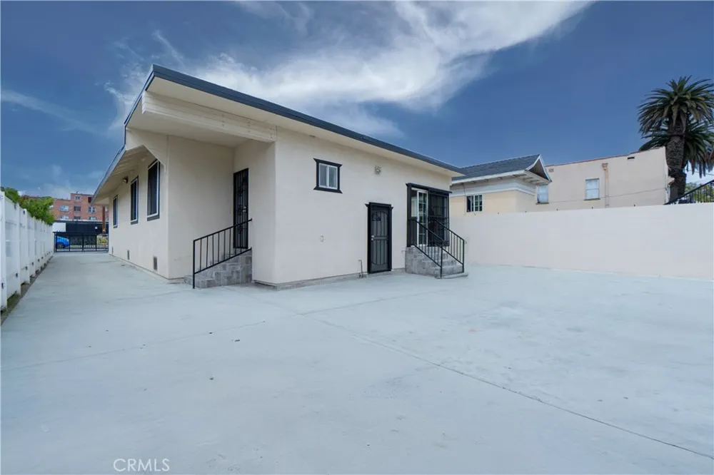 232 W 40th Place Los Angeles, CA 90037