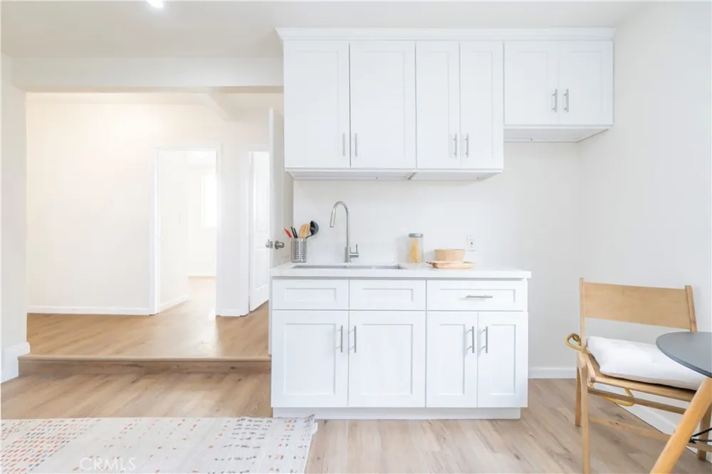 232 W 40th Place Los Angeles, CA 90037