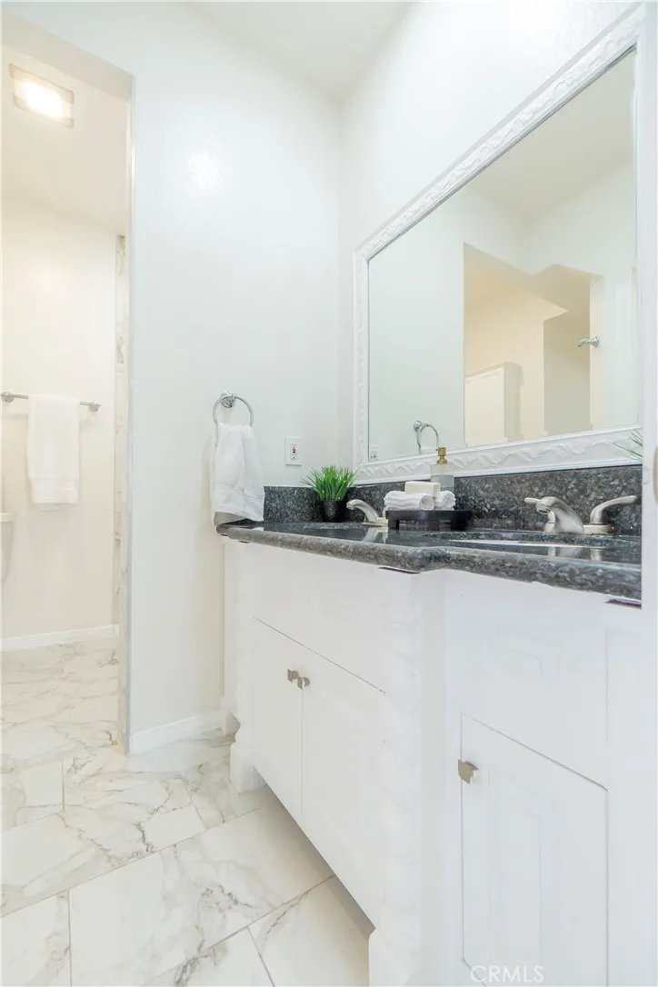 232 W 40th Place Los Angeles, CA 90037