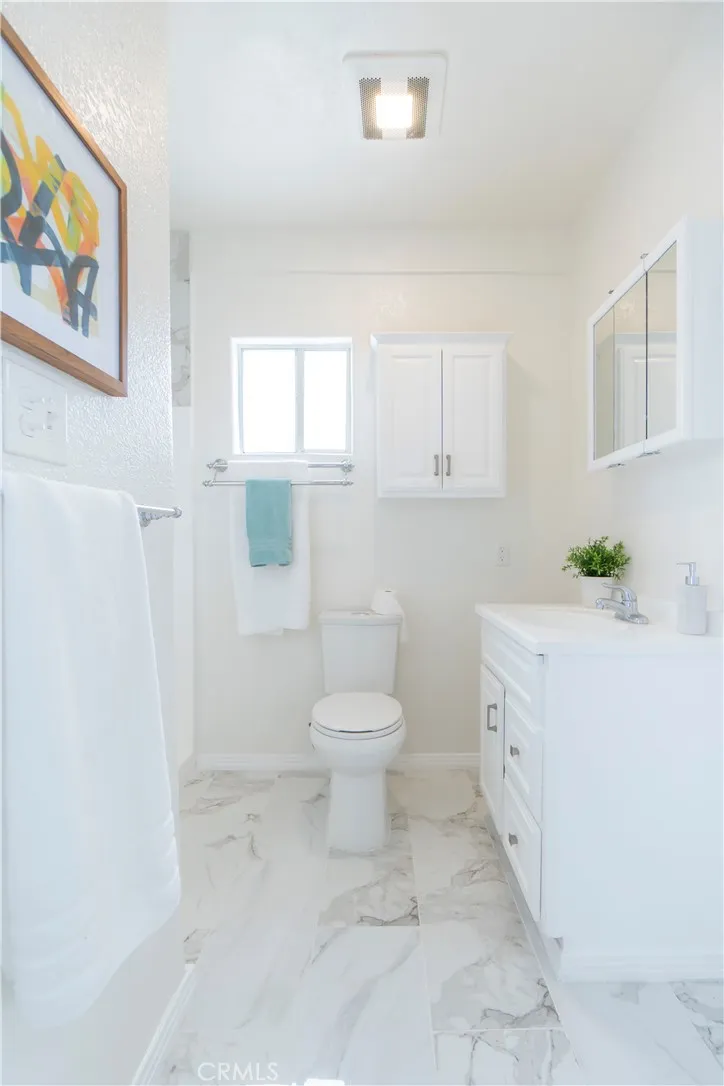 232 W 40th Place Los Angeles, CA 90037