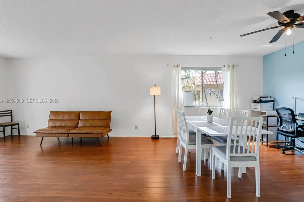 182 Lakeview Dr #204 Weston, FL 33326