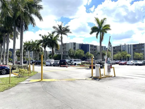 10000 NW 80 Ct #2537