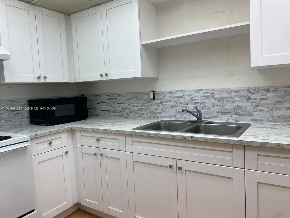 10000 NW 80 Ct #2537 Hialeah Gardens, FL 33016