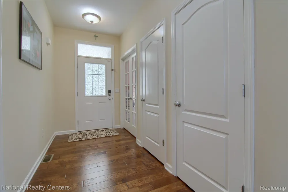 8063 Herald Drive Westland City, MI 48185