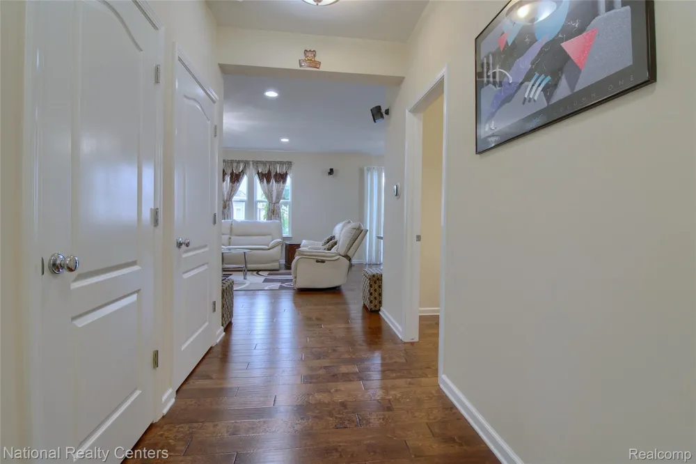 8063 Herald Drive Westland City, MI 48185
