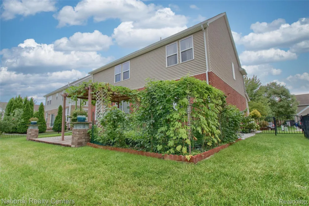 8063 Herald Drive Westland City, MI 48185