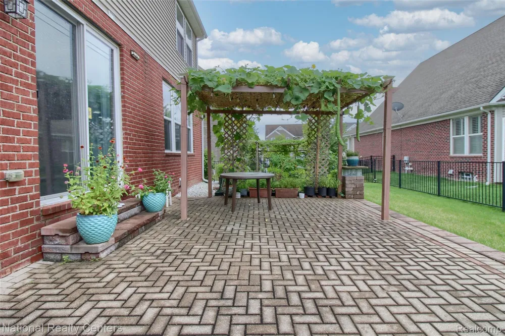 8063 Herald Drive Westland City, MI 48185