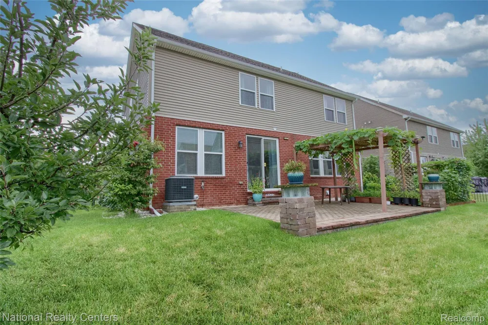 8063 Herald Drive Westland City, MI 48185