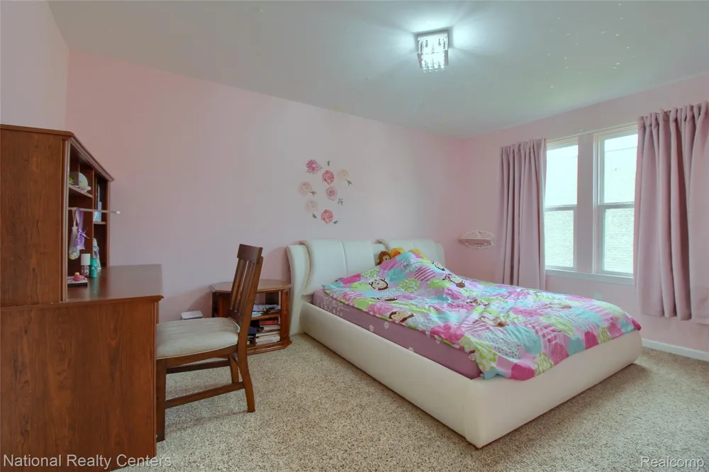 8063 Herald Drive Westland City, MI 48185