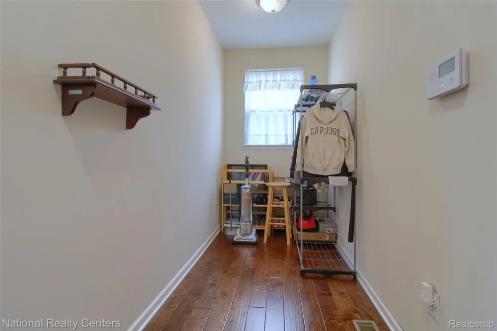 8063 Herald Drive Westland City, MI 48185