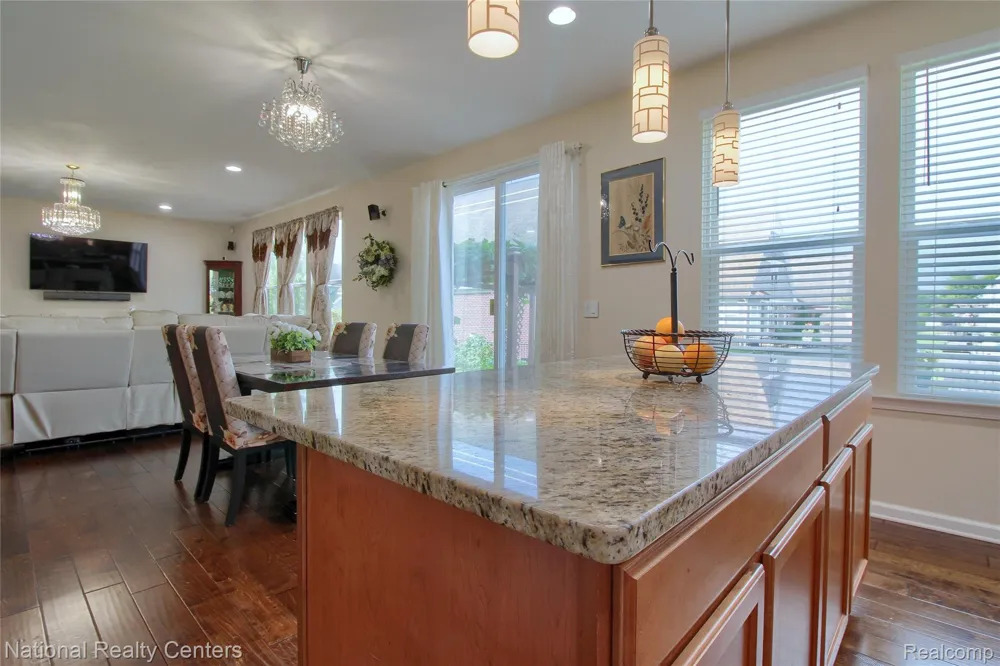 8063 Herald Drive Westland City, MI 48185