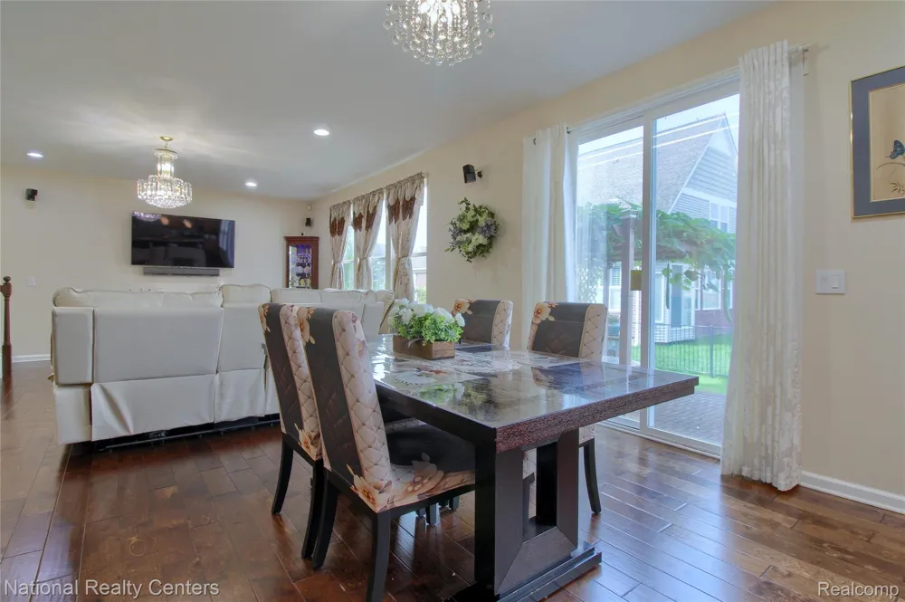 8063 Herald Drive Westland City, MI 48185