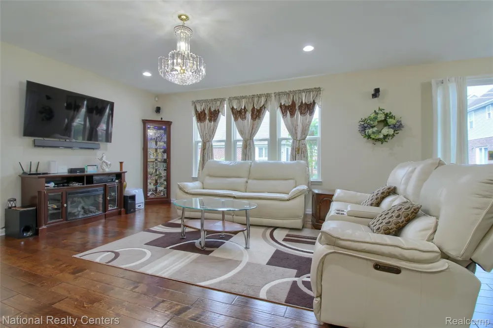 8063 Herald Drive Westland City, MI 48185