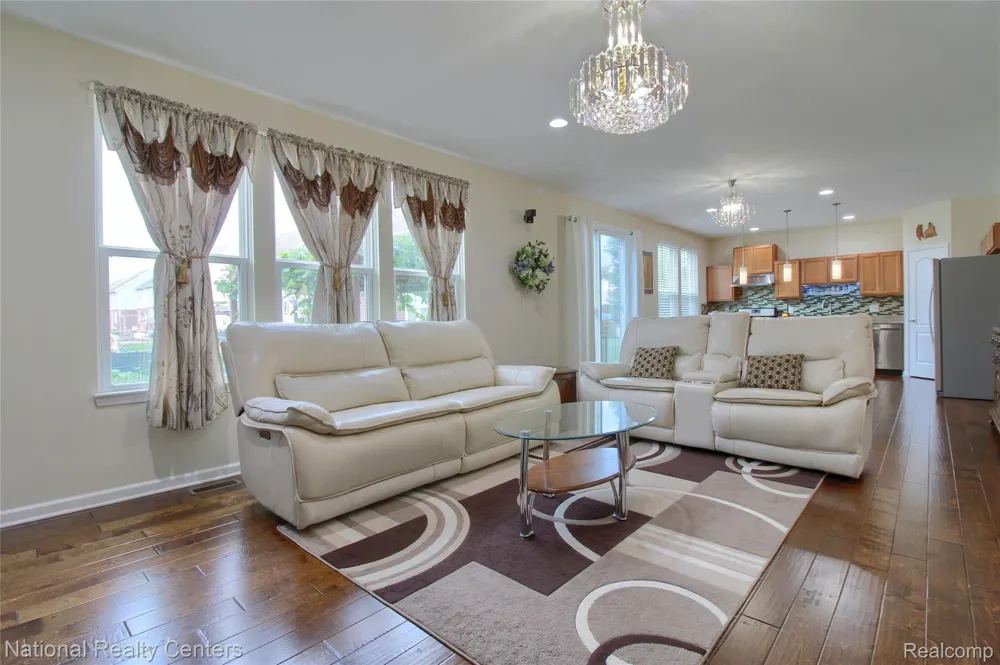 8063 Herald Drive Westland City, MI 48185