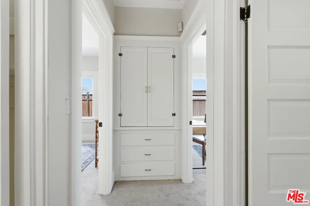 2640 S Hobart Boulevard Los Angeles, CA 90018
