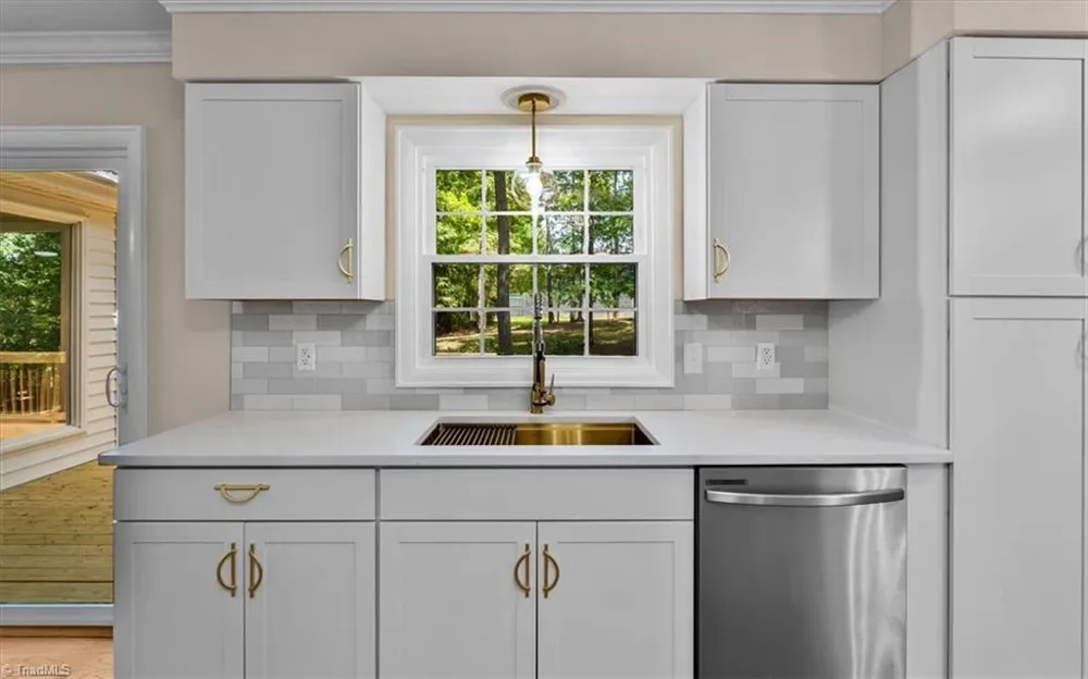 2621 W Woodlyn Way Greensboro, NC 27407