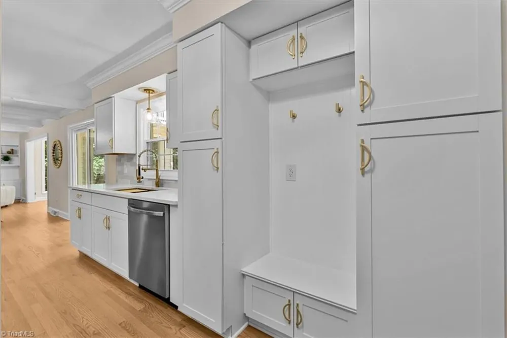 2621 W Woodlyn Way Greensboro, NC 27407