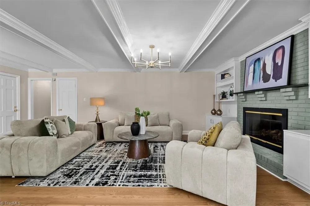 2621 W Woodlyn Way Greensboro, NC 27407