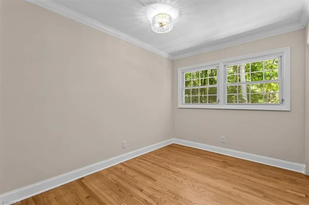 2621 W Woodlyn Way Greensboro, NC 27407