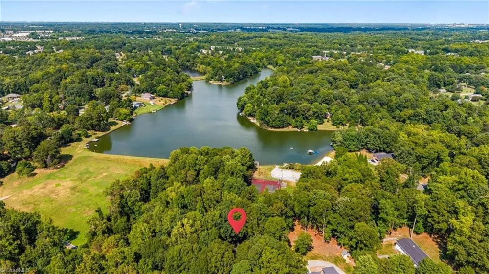 2621 W Woodlyn Way Greensboro, NC 27407