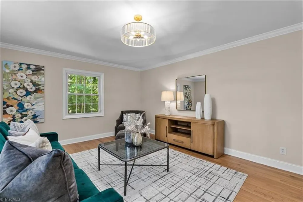 2621 W Woodlyn Way Greensboro, NC 27407